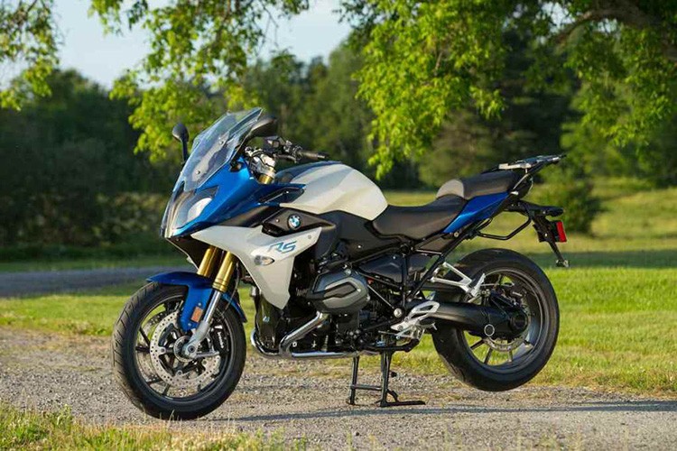  Vẻ đẹp ngoại hình của  BMW R1200RS 2016 không có thay đổi nhiều so với phiên bản tiền nhiệm, chỉ có động cơ và các công nghệ điện tử được nâng cấp để thêm sức cạnh tranh với các đối thủ  